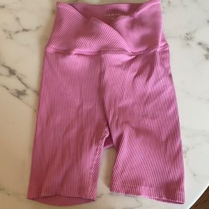 Year of Ours x Carrie’s Pilates pink workout compression shorts size XS